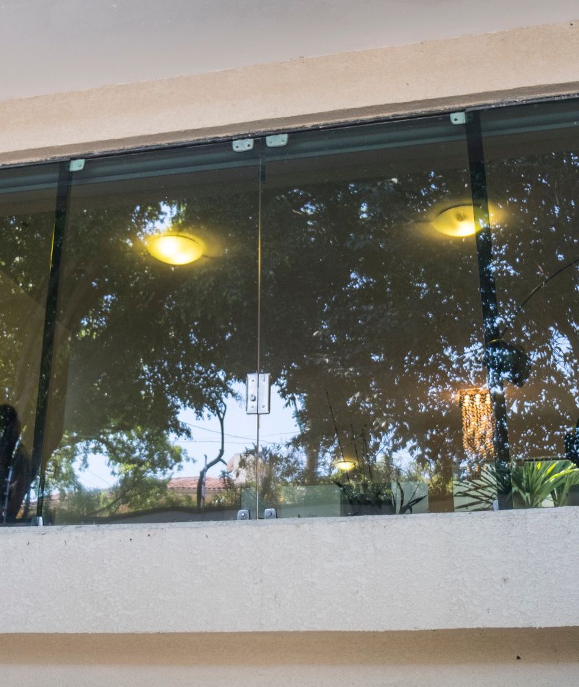 janela de vidro em São Gonçalo